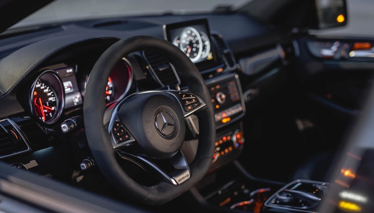 Mercedes-Benz GLE cena 285000 przebieg: 119560, rok produkcji 2019 z Skarżysko-Kamienna małe 232